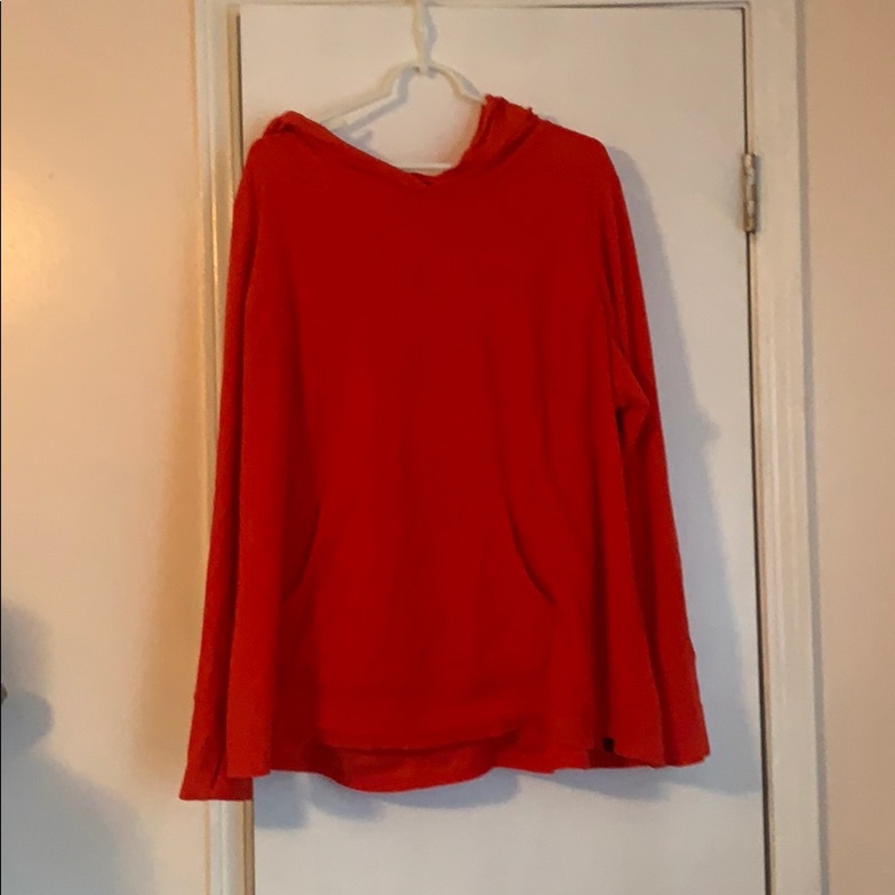 red hoodie w pockets